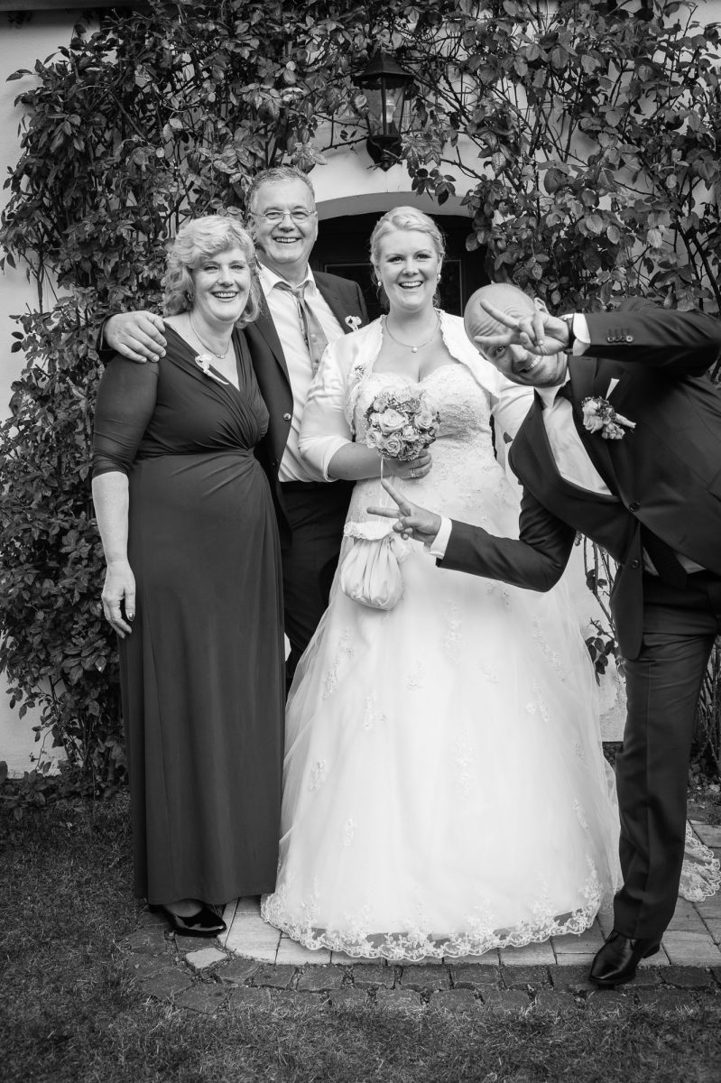 Hochzeit Gruppenfoto  228374 799x1200 - GRATULATION & EMOTION